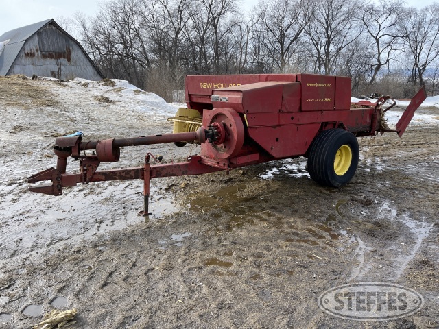 1981 New Holland 320 Hay Liner